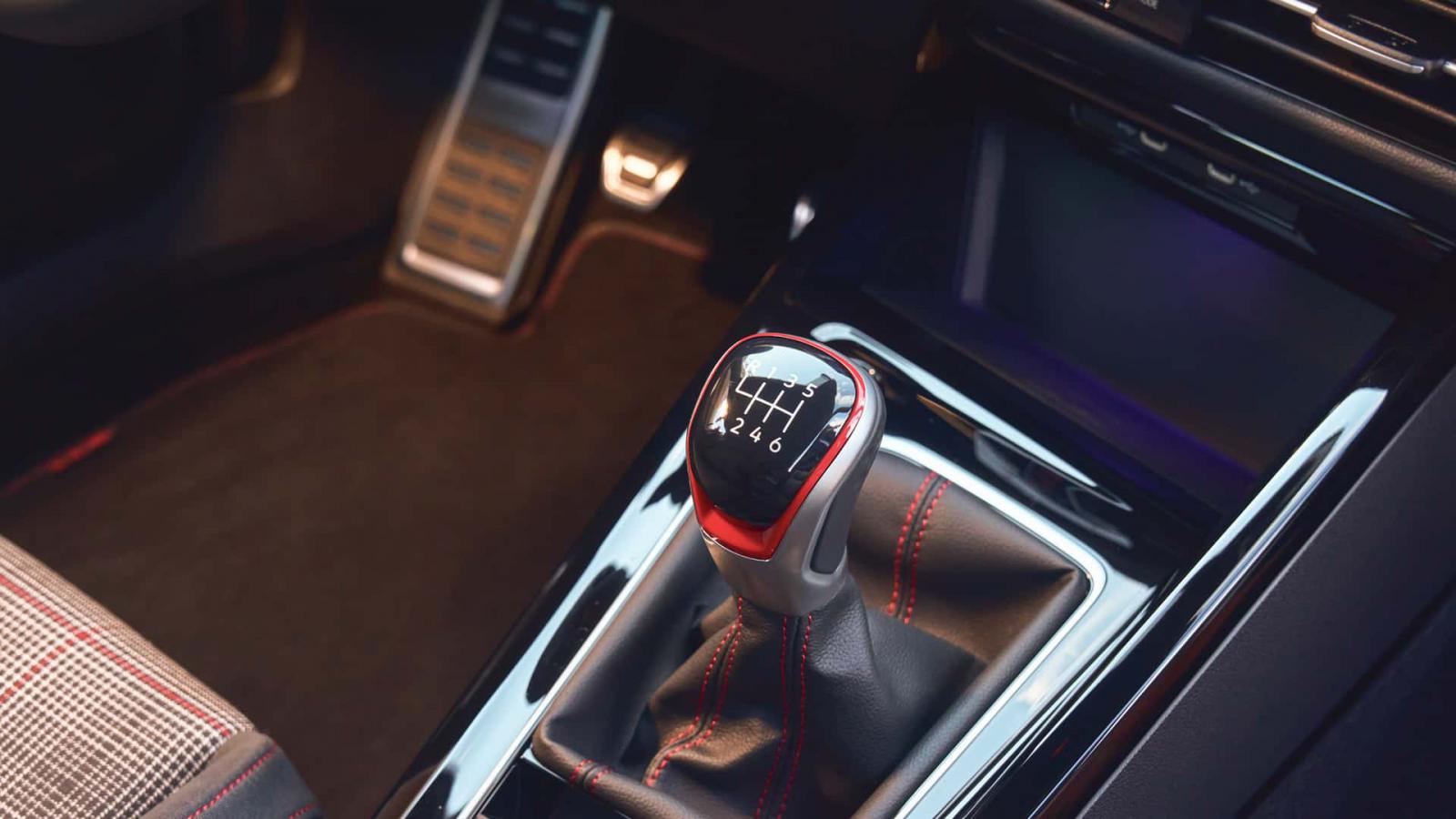 Το VW Golf GTI 380 είναι το τελευταίο με χειροκίνητο κιβώτιο 